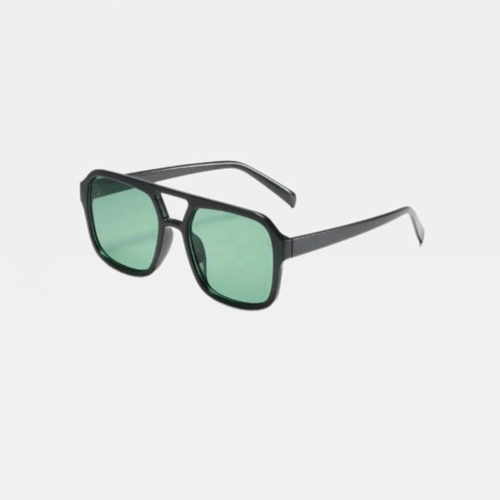 4 kantede solbrille med grønt glas