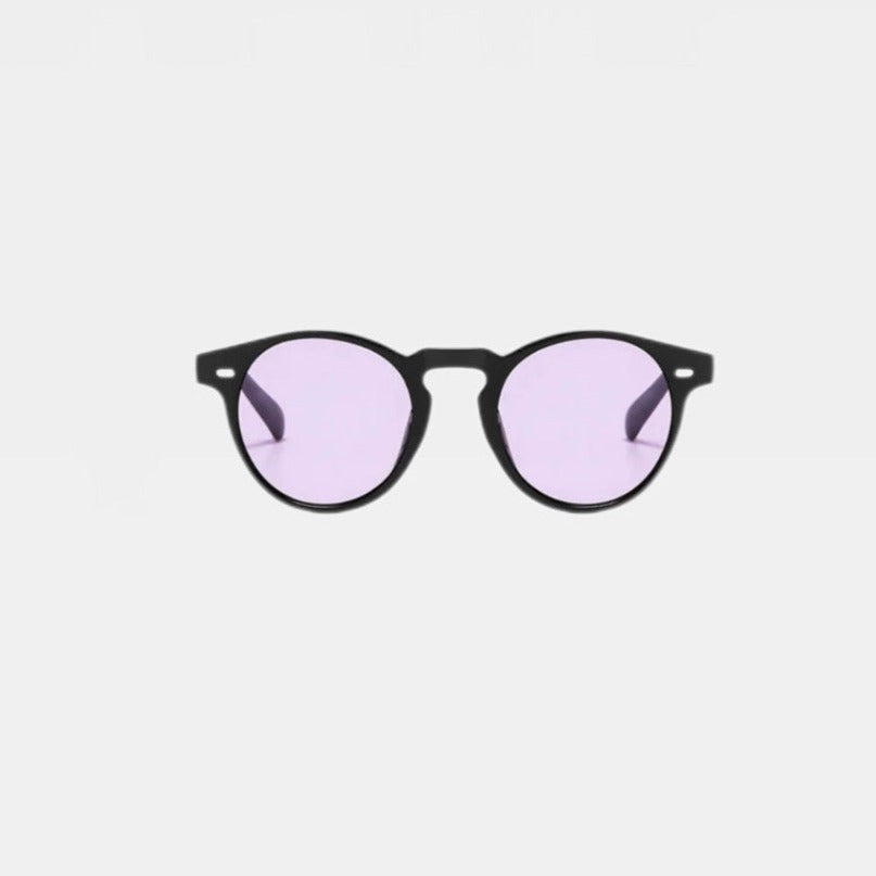 Solbrille med lilla farvet glas